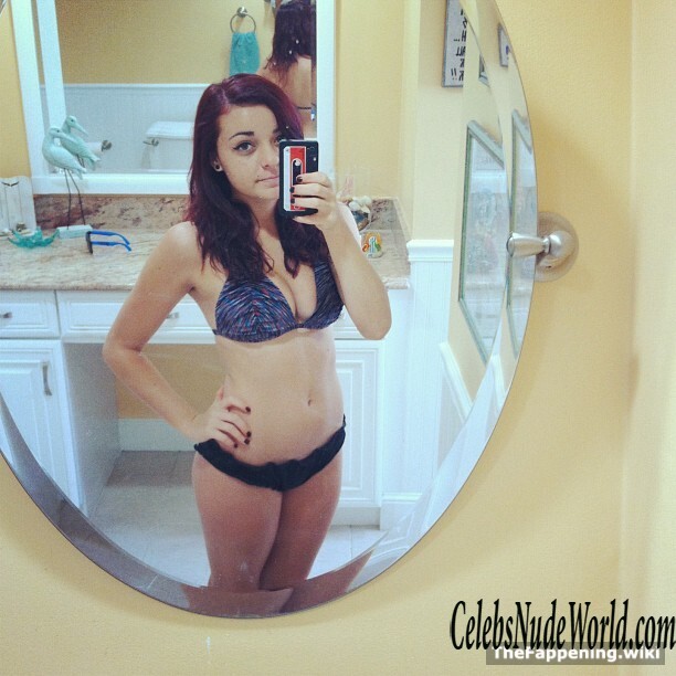 Maisie Williams Nude 217027