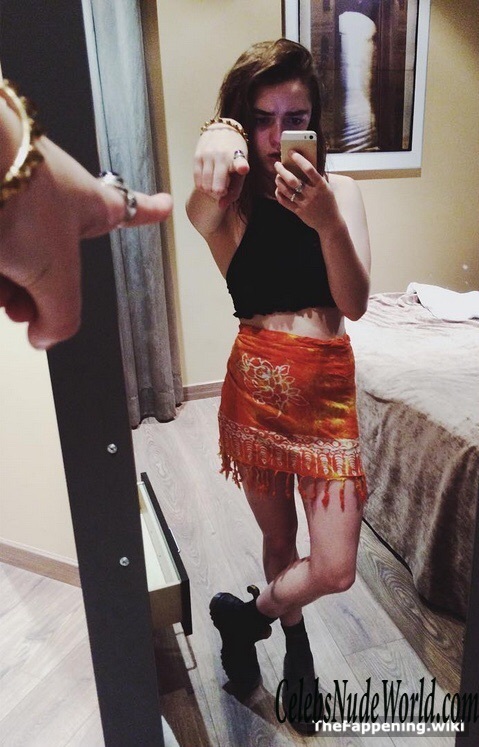 Maisie Williams Nude 217066