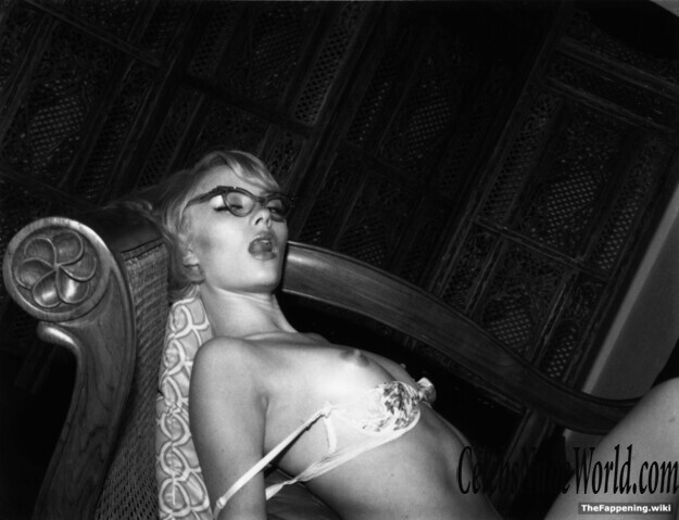 Amy Hood Nude 218928