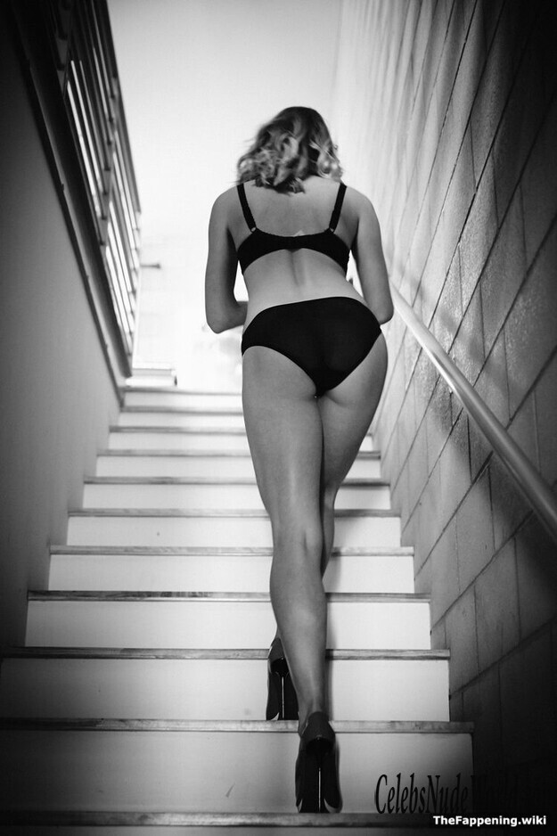 Genevieve Morton Nude collection in water 219027