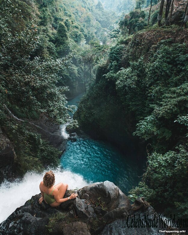 Shantel VanSanten Nude 219366