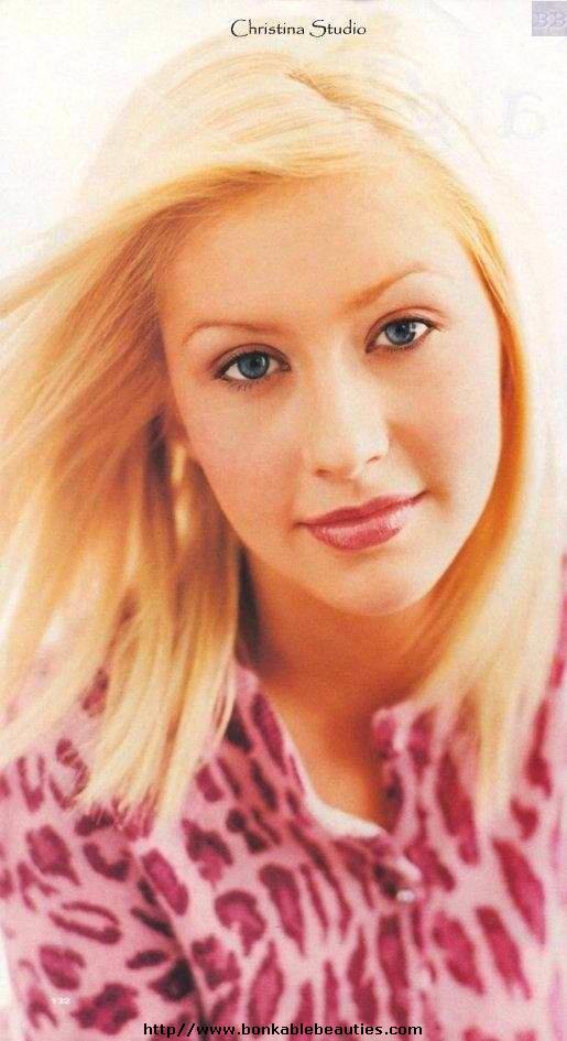 Christina Aguilara 2200