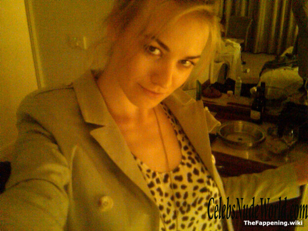 Yvonne Strahovski Nude 220126