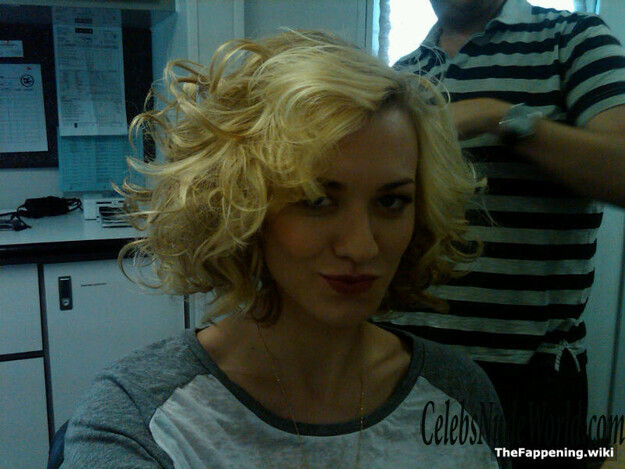 Yvonne Strahovski Nude 220130