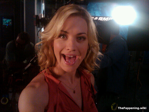 Yvonne Strahovski Nude 220134