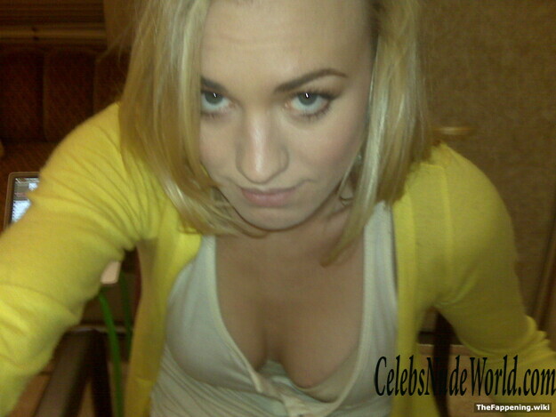 Yvonne Strahovski Nude 220139