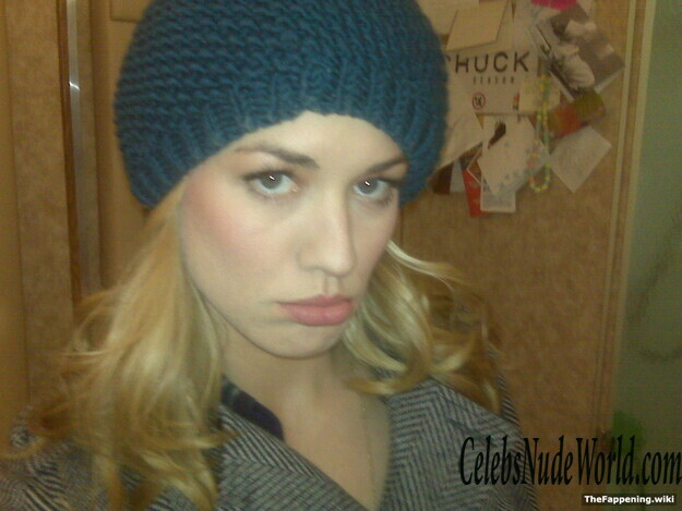 Yvonne Strahovski Nude 220145