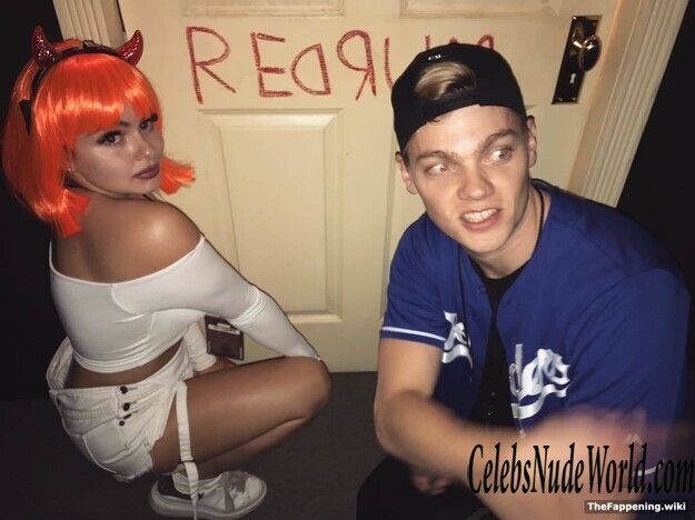 Ariel Winter Nude 220727