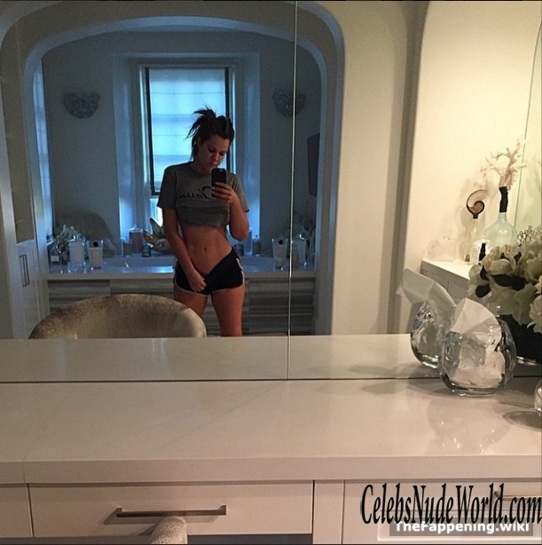 Khloe Kardashian Nude 221483