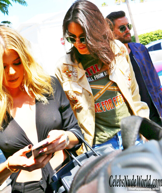 Khloe Kardashian Nude 221514
