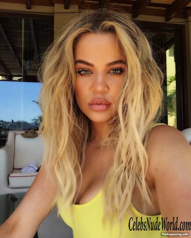 Khloe Kardashian Nude 221556