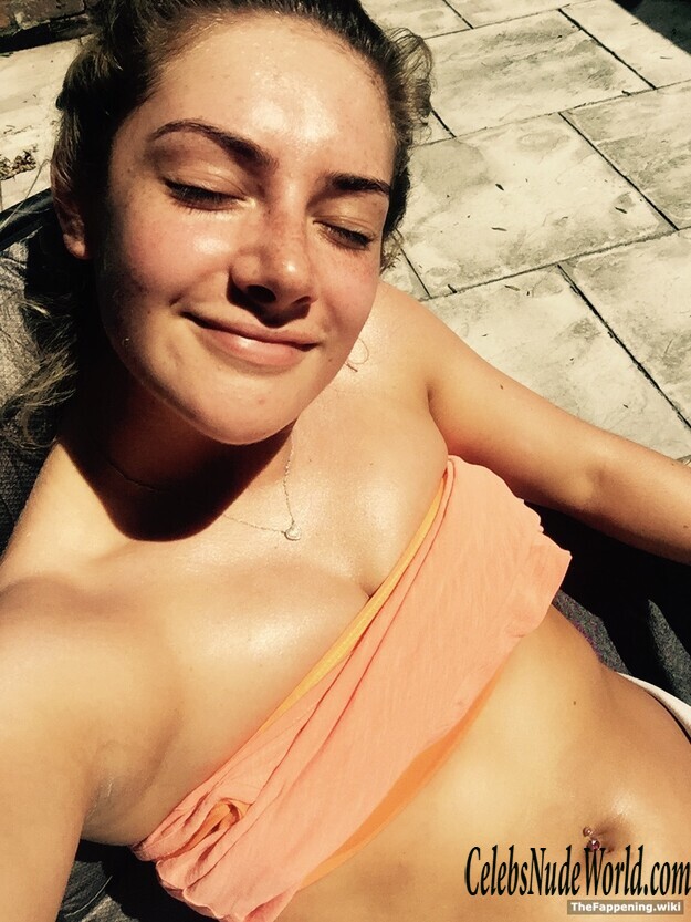 Isabel Hodgins Nude 222046