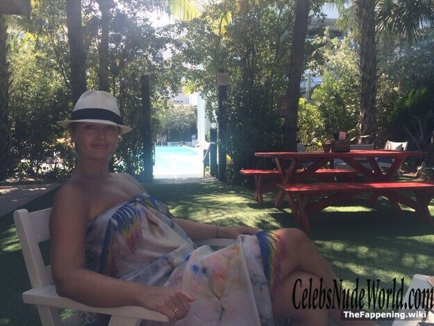 Hayley McQueen Nude 222195