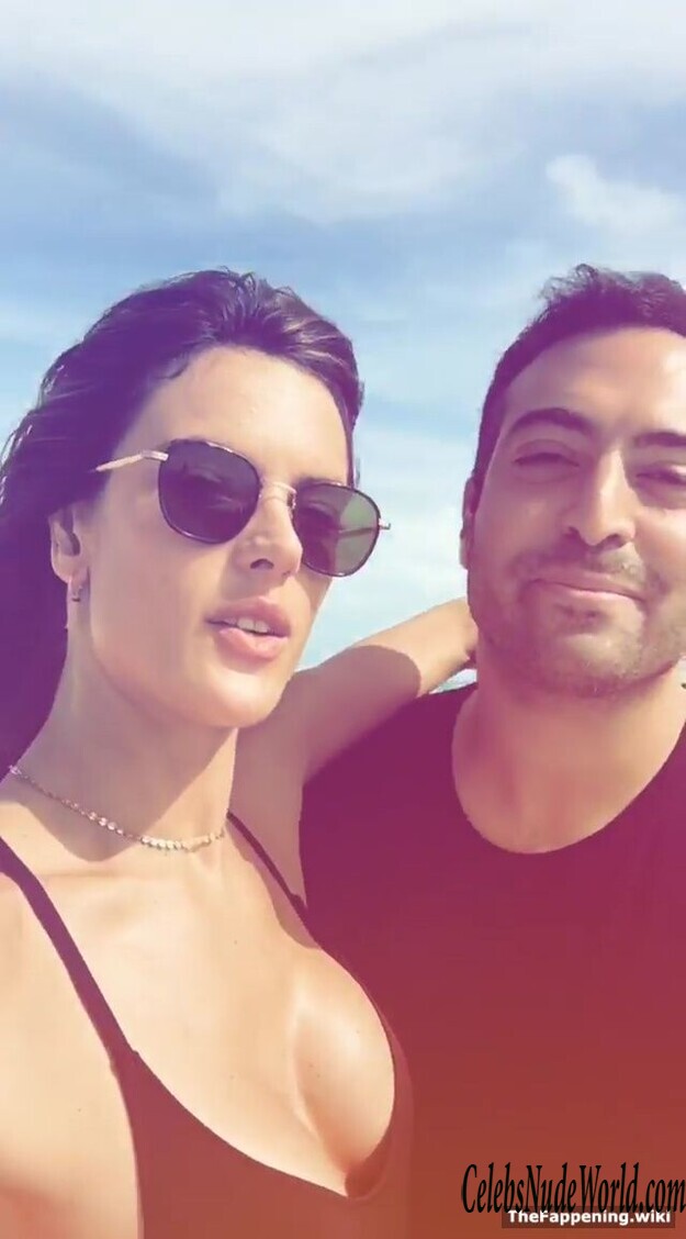 Alessandra Ambrosio Nude 222241