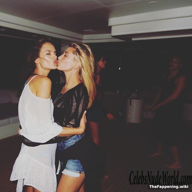 Alessandra Ambrosio Nude 222243