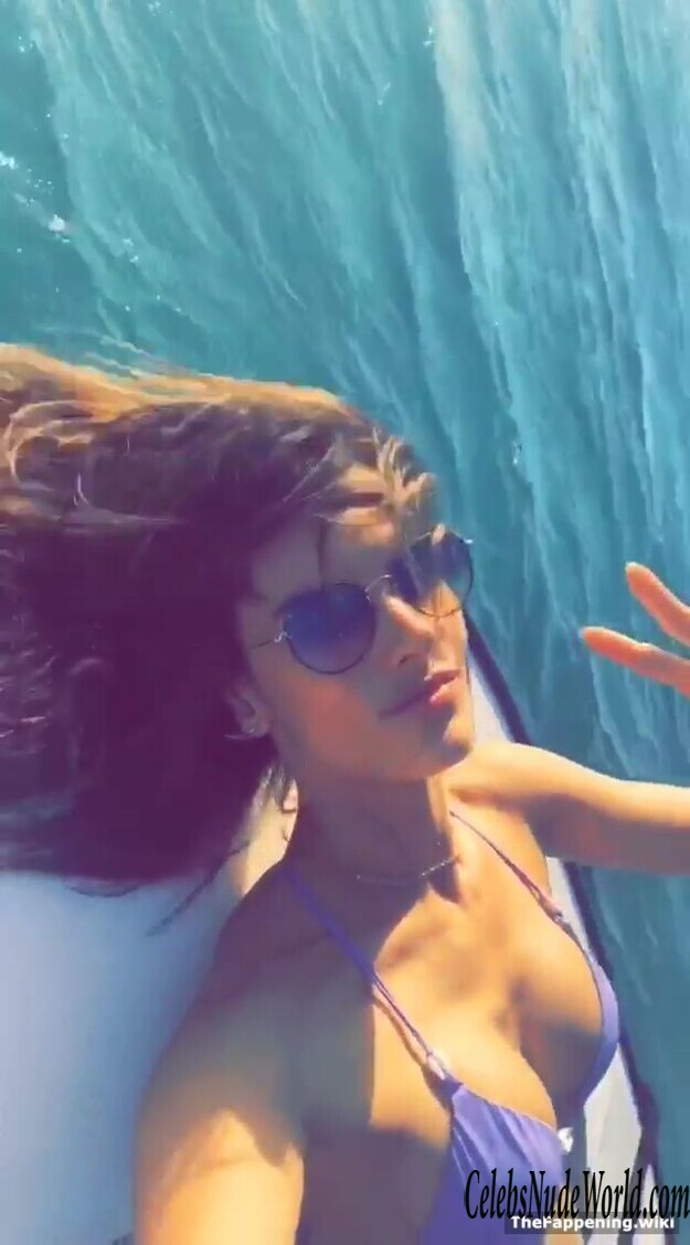 Alessandra Ambrosio Nude 222245