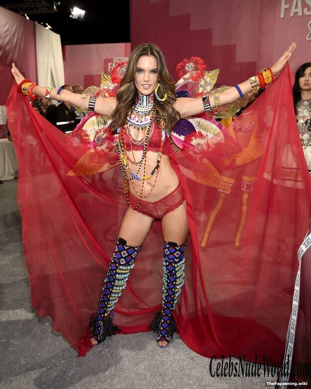 Alessandra Ambrosio Nude 222316