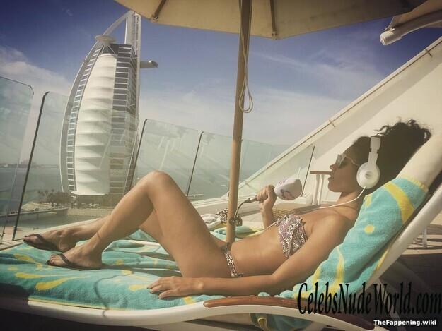 Vick Hope Nude 222376