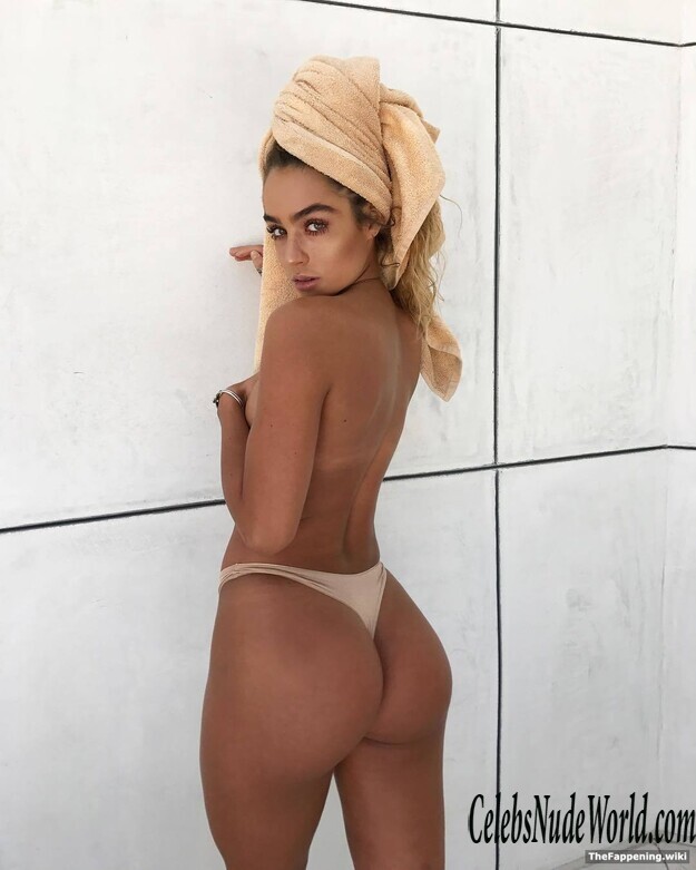 Sommer ray nude