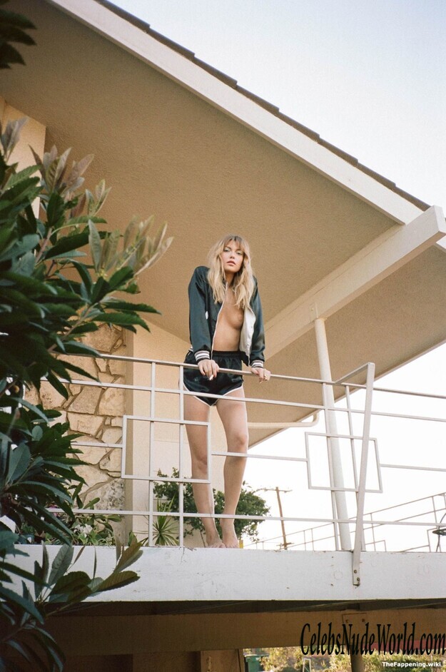 Farah Holt Nude 224605