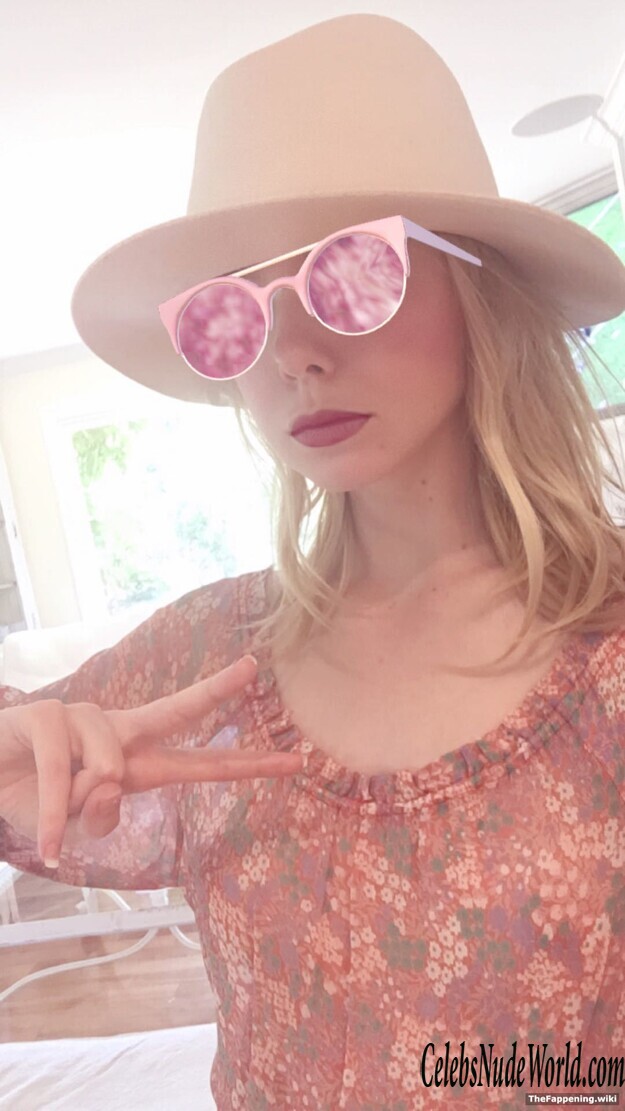 Elle Fanning Nude 224688