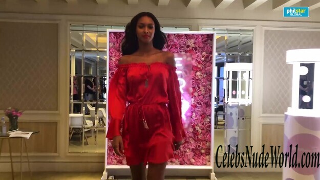 Lais Ribeiro pokies 225514