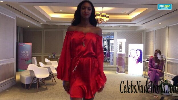 Lais Ribeiro pokies 225518