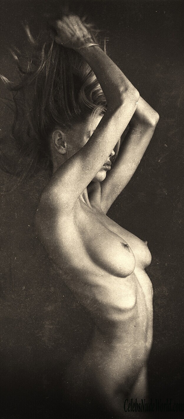 Charlotte McKinney nude 225737