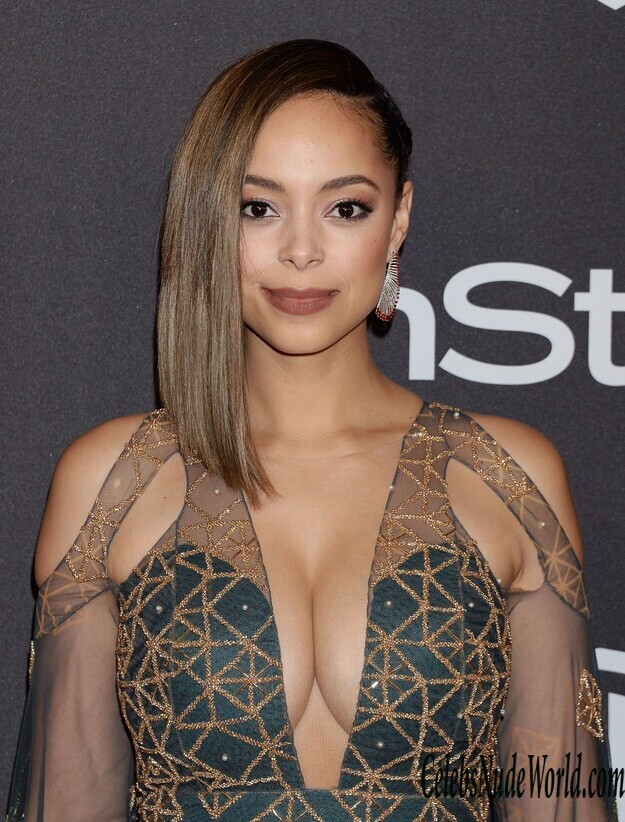 Amber Stevens West great boobs 226427