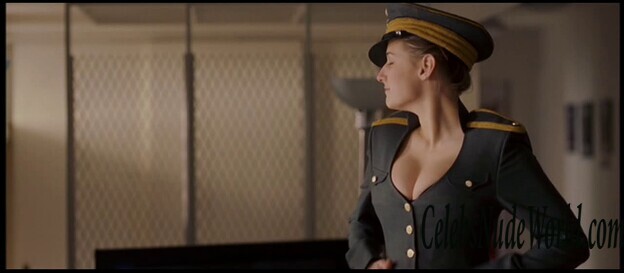 Leelee Sobieski boobs mix 226696