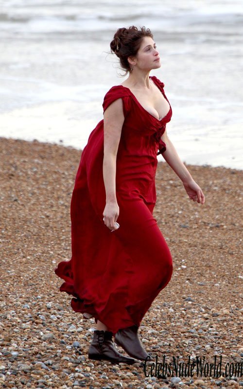 Gemma Arterton hot cleavage 226975