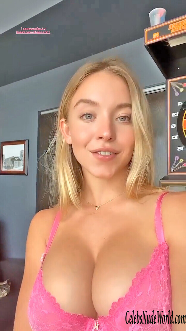 Sydney Sweeney giant tits 227322