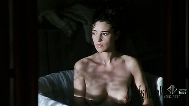 Monica Bellucci - Briganti amore e liberta (1993) 227369