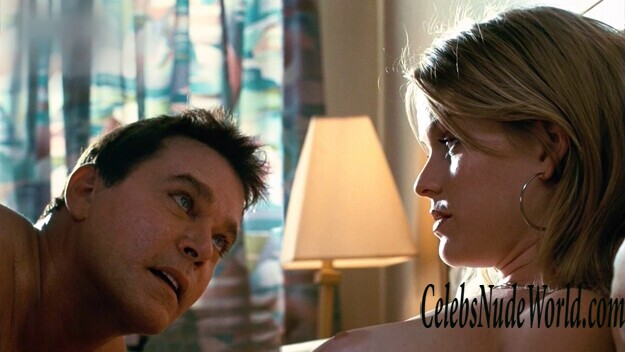 Alice Eve - Crossing Over 1 227585