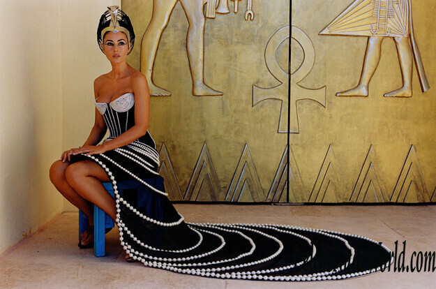 Monica Bellucci hot Cleopatra 227610