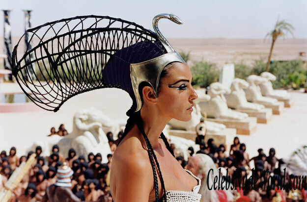 Monica Bellucci hot Cleopatra 227611