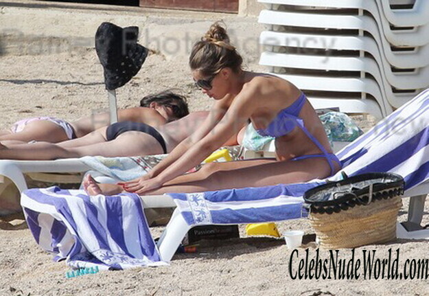 Marie Ange Casta bikini 227633