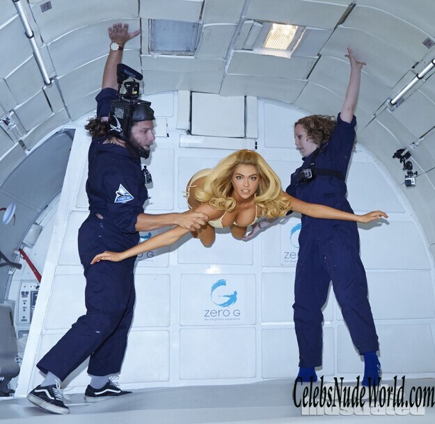 Kate Upton's boobs in space 227639