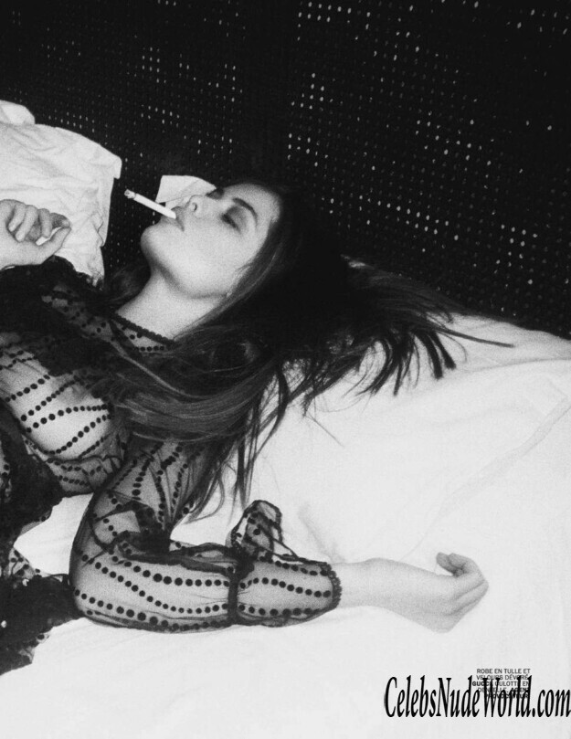 Marie-Ange Casta nue Lui 228086