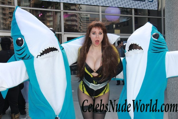 Maitland Ward Nipple Slip And Pussy Lips At The Long Beach Comic Expo 22851