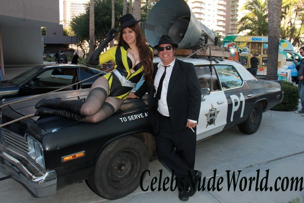 Maitland Ward Nipple Slip And Pussy Lips At The Long Beach Comic Expo 22853