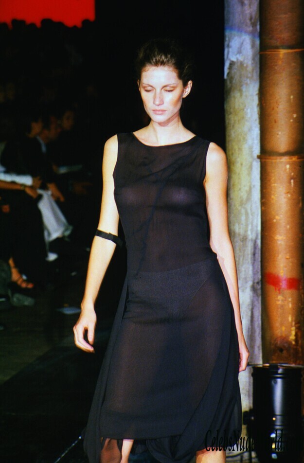 Gisele Bundchen sexy on the catwalk 6 228571