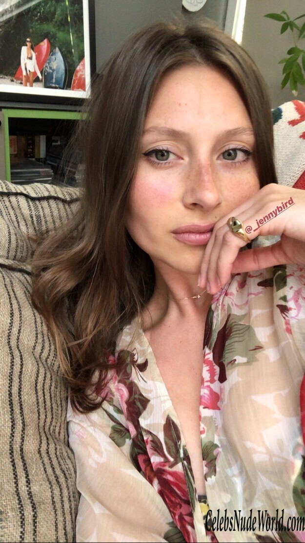 Alyson Michalka pokies 229788