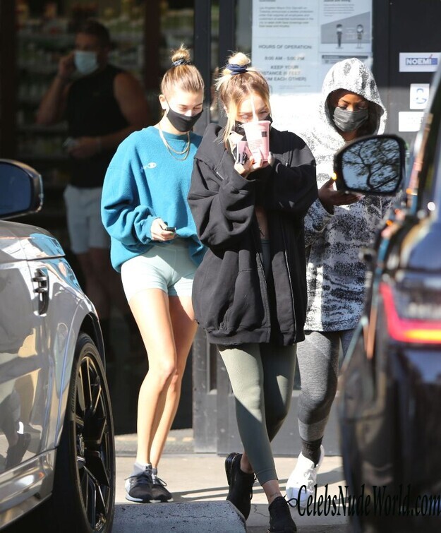 Hailey Baldwin Bieber Cameltoe In Beverly Hills 231174
