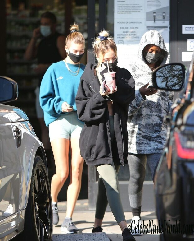 Hailey Baldwin Bieber Cameltoe In Beverly Hills 231175