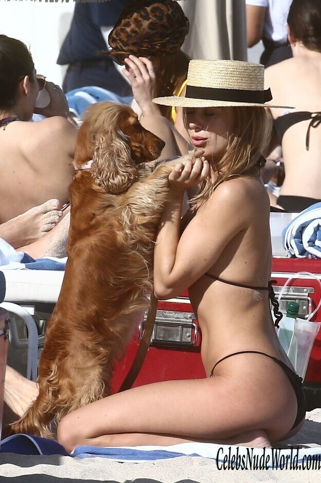 Kimberley Garner Super Sexy At A Beach In Miami 231676