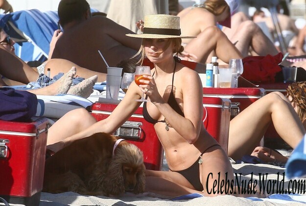 Kimberley Garner Super Sexy At A Beach In Miami 231684