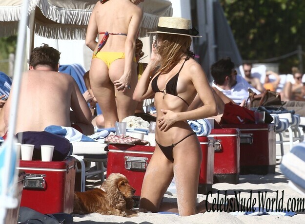 Kimberley Garner Super Sexy At A Beach In Miami 231687