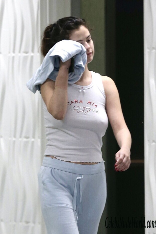 Selena Gomez Braless Pokies In Los Angeles 231780