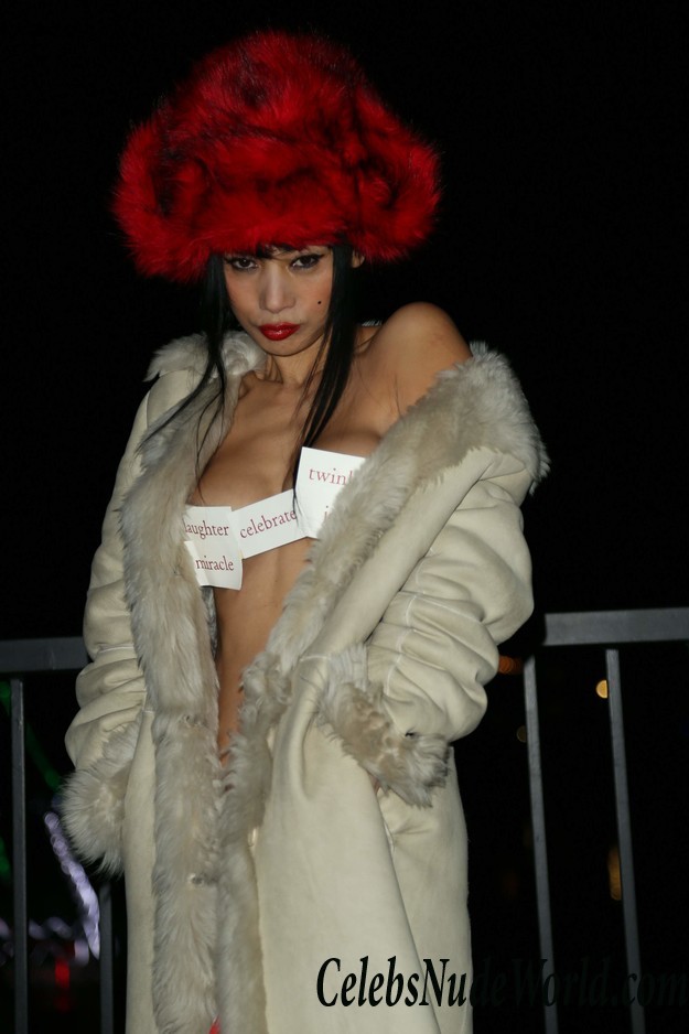 Bai Ling Nipple Slip While Heading To A Party In Los Angeles 23581